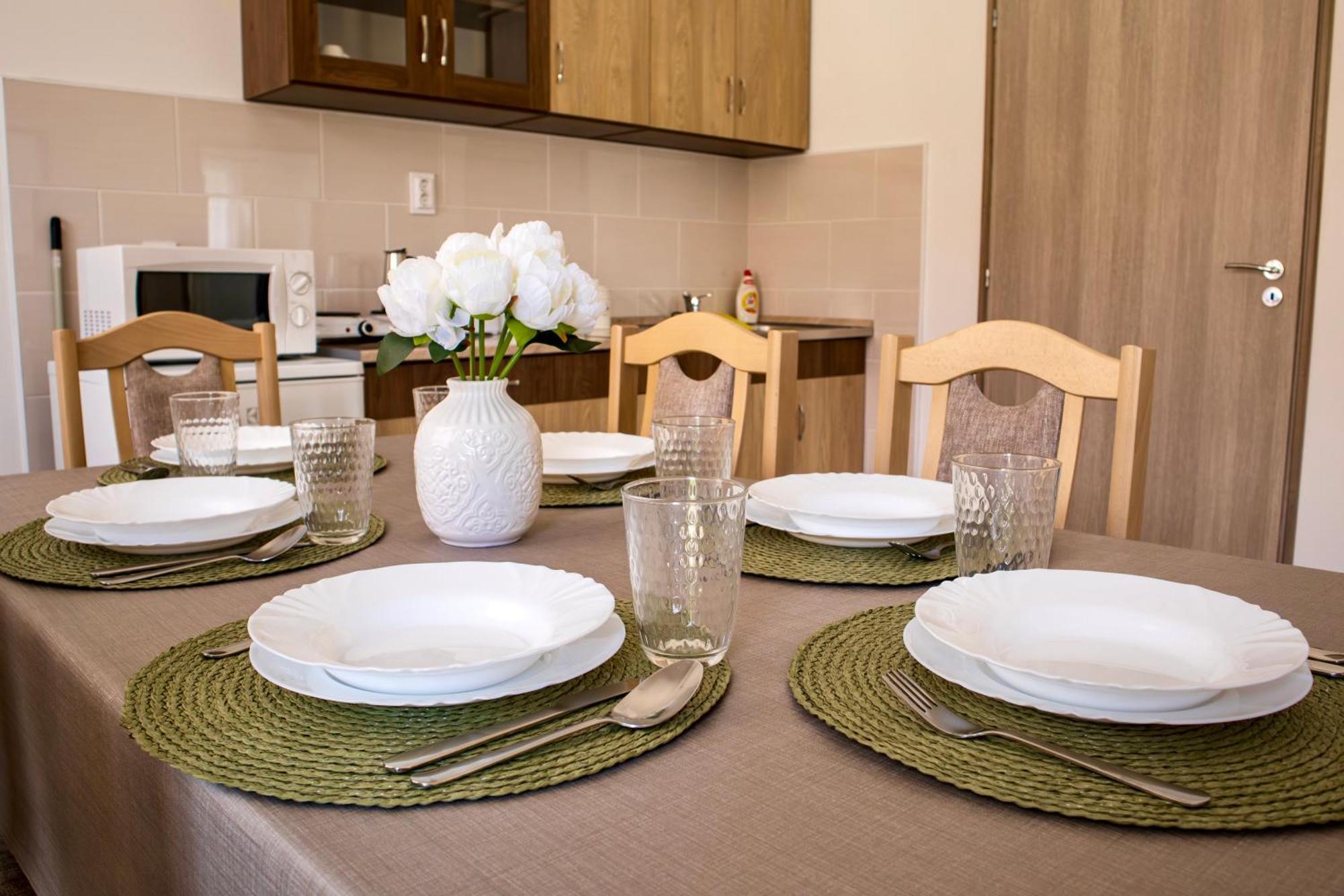 Izisz Apartman Matraterenye Bagian luar foto
