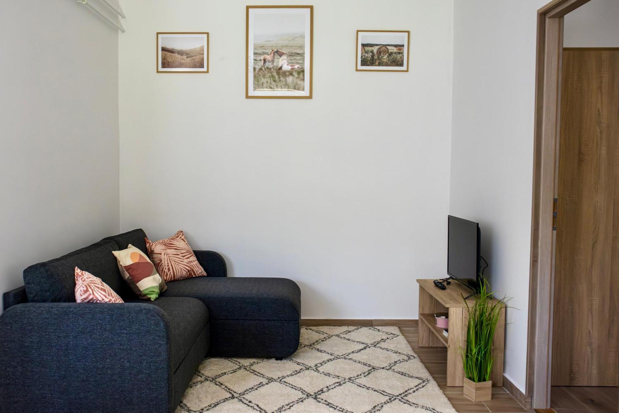 Izisz Apartman Matraterenye Bagian luar foto