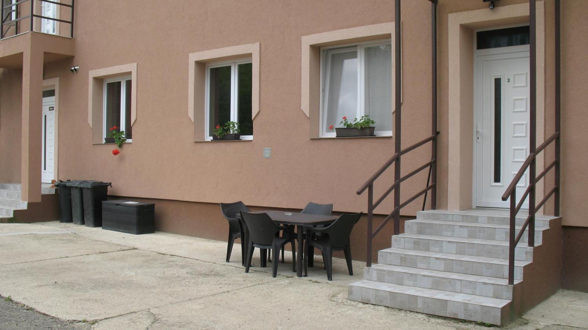 Izisz Apartman Matraterenye Bagian luar foto
