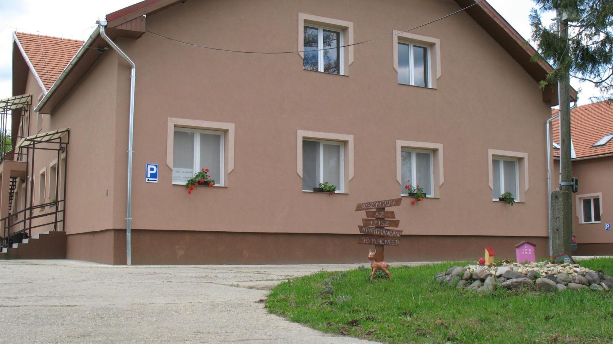 Izisz Apartman Matraterenye Bagian luar foto